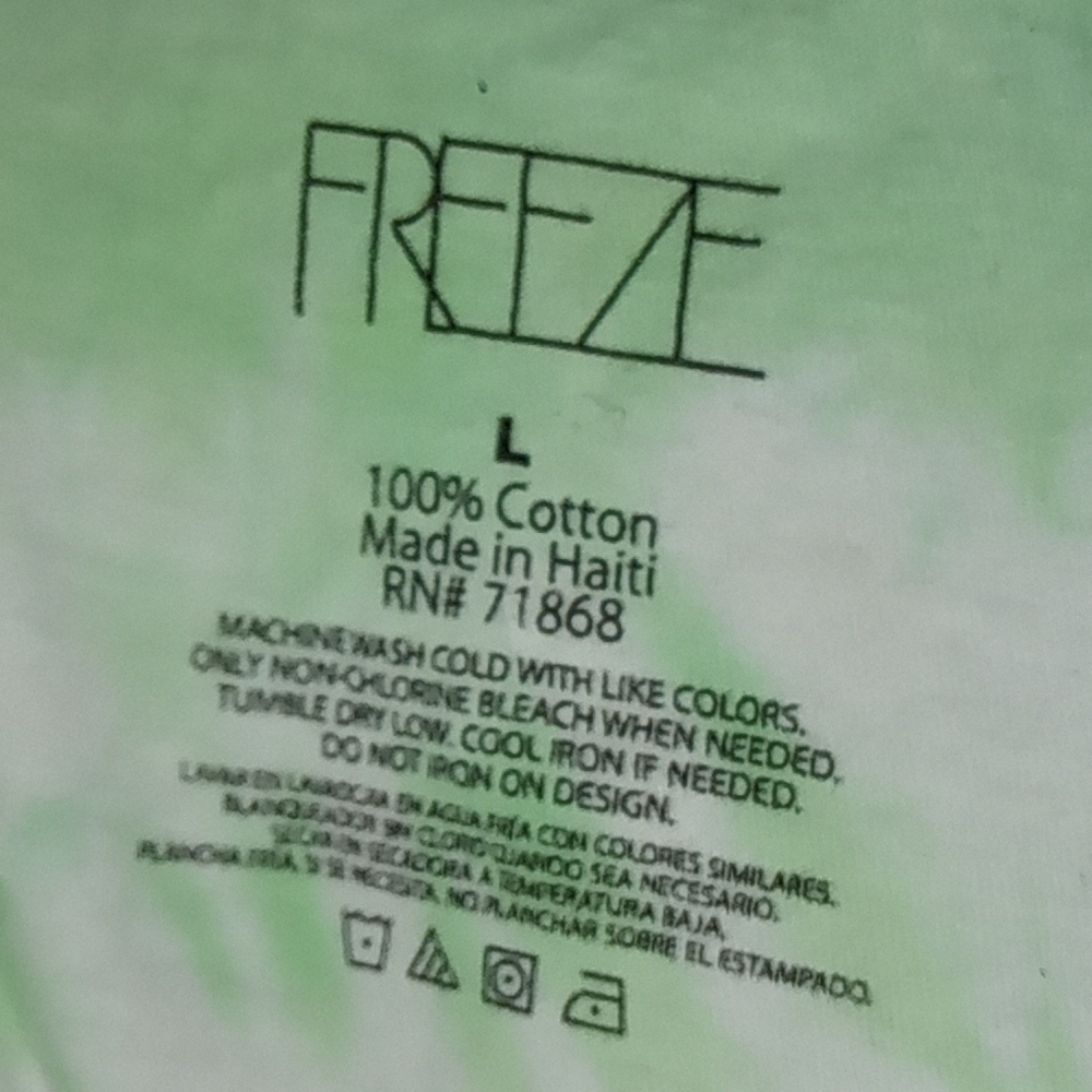 Freeze when in doubt vacation green tie dye crop top - Picture 3 of 4